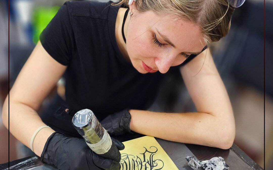 Tatuaggi 2025: tendenze, stili e formazione